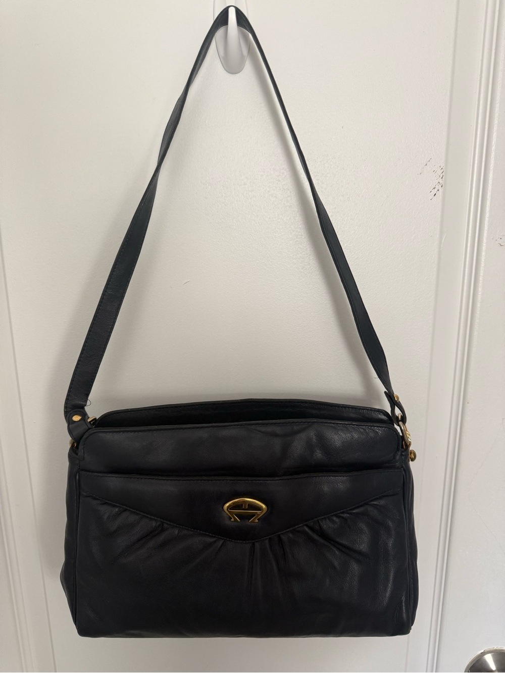 Etienne Aigner Navy Leather Crossbody with Gold Logo - Picture 2 of 8